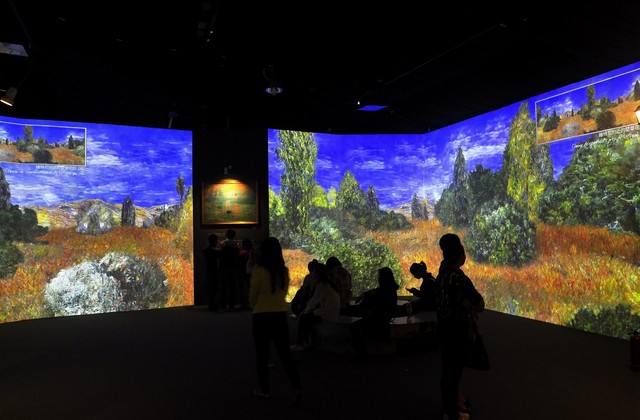 激光与投影 记莫奈时光映迹多媒体艺术展 