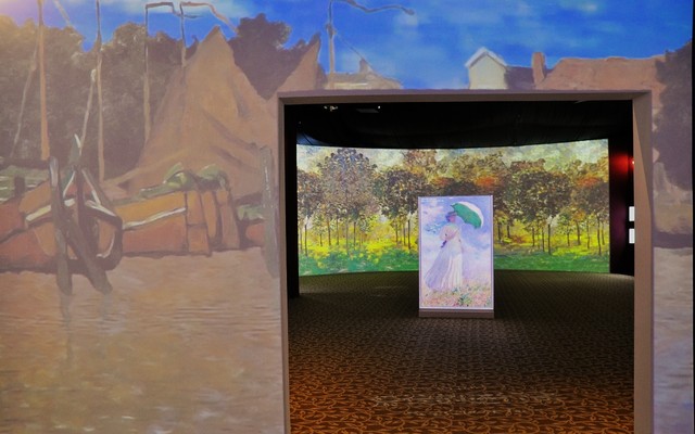 激光与投影 记莫奈时光映迹多媒体艺术展 