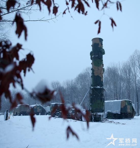 火箭军某基地实战化演练:从“能打弹”到“能打仗”